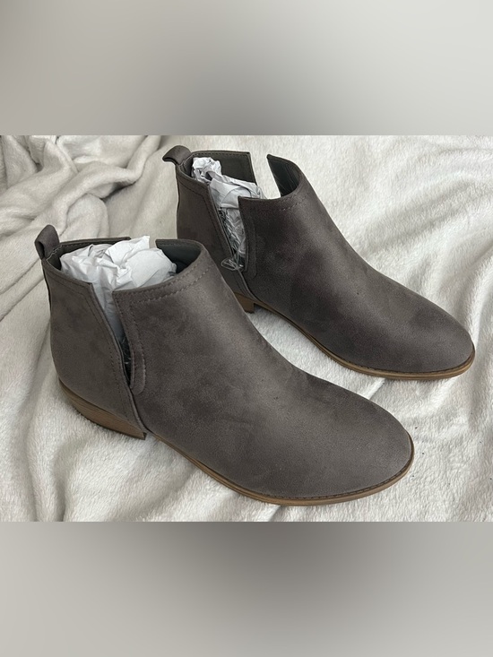 Journee Collection Shoes - NWT Journee Collection Womens Rimi Grey Faux Suede Pull-On Ankle Boots